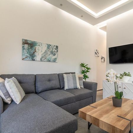Misty Grey Apartment Near City Centre 이라클리온 외부 사진