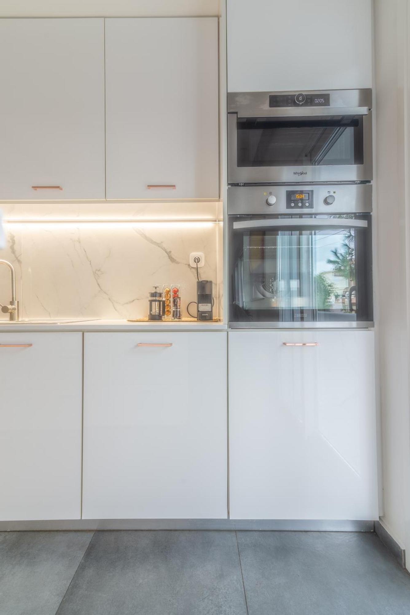 Misty Grey Apartment Near City Centre 이라클리온 외부 사진