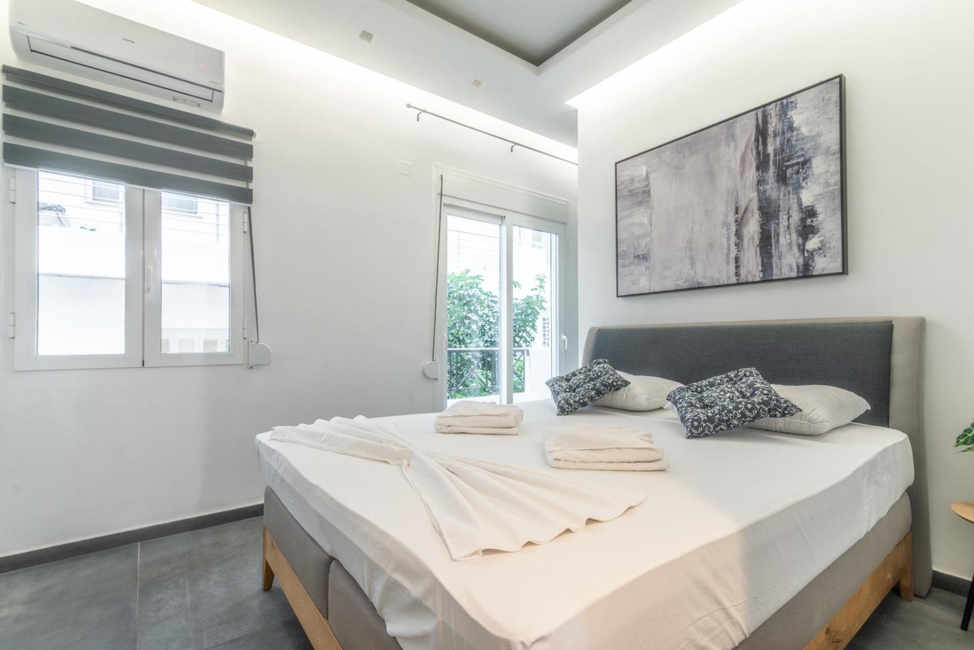 Misty Grey Apartment Near City Centre 이라클리온 외부 사진