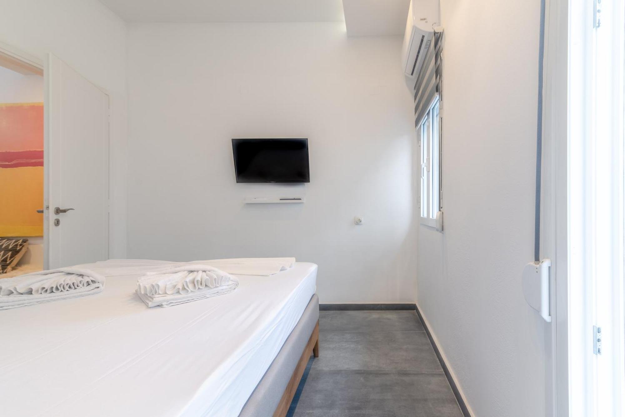 Misty Grey Apartment Near City Centre 이라클리온 외부 사진
